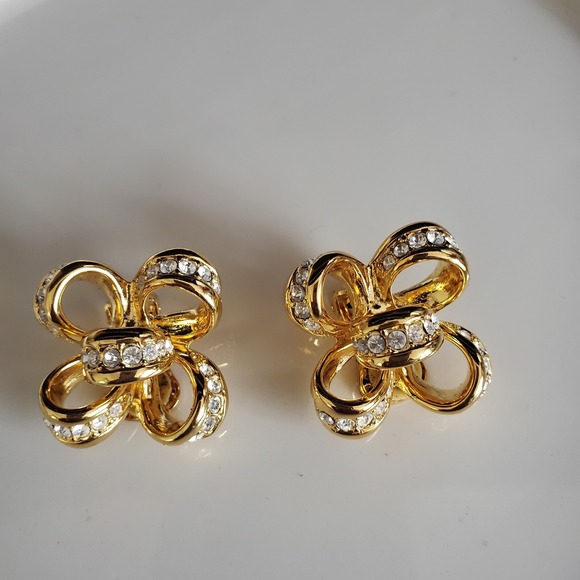 Kenneth J Lane KJL Gold Plated Bow Clip-On Earrings Rhinestone Floral Design - Picture 6 of 7
